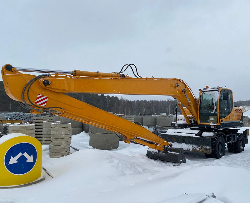 Дуссан DX-210 колесный полноповортный